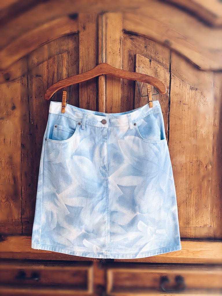 Bill Blass Sun-Bleached Floral Denim Skirt Nwot Vintage — image 3 of 8